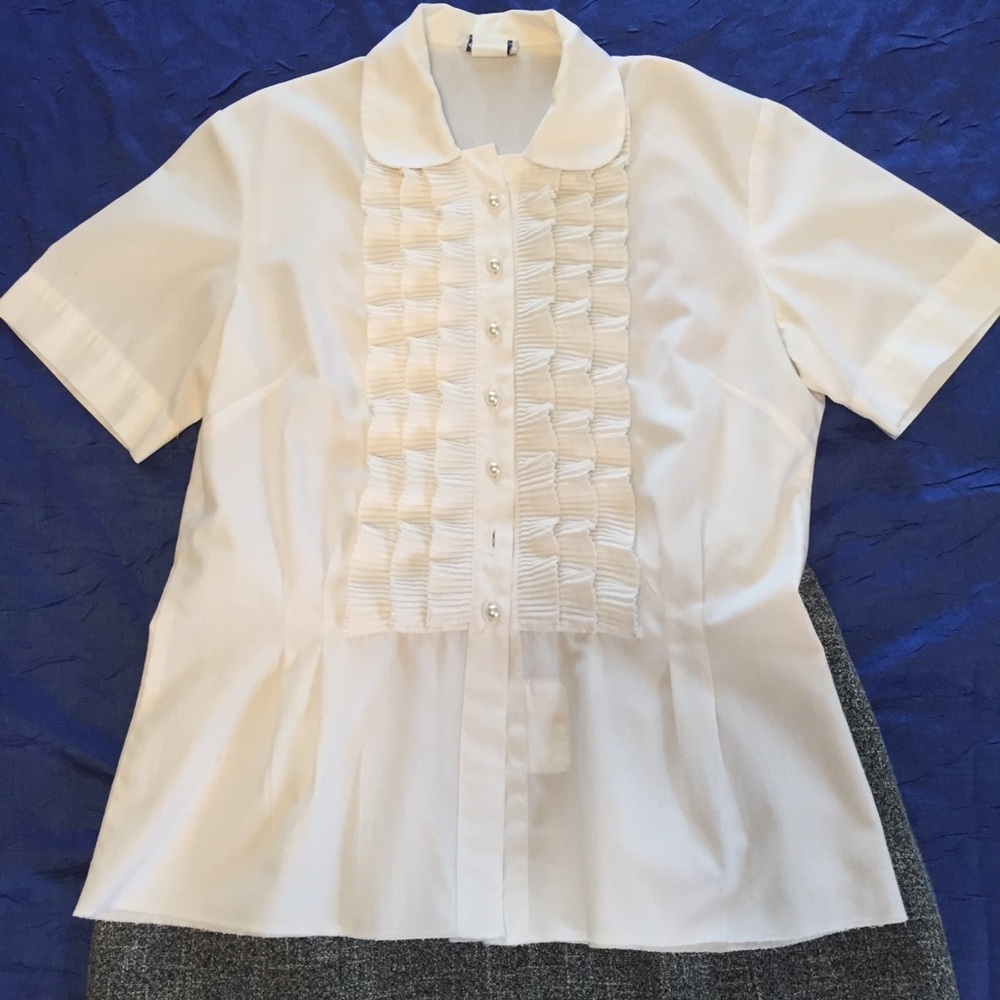 Vintage Blouse with pearl Buttons size 10